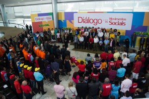 A presidente Dilma Rousseff participa do evento Diálogo com os Movimentos Sociais, no Palácio do Planalto. (Foto: Fabio Rodrigues Pozzebom/Agência Brasil)